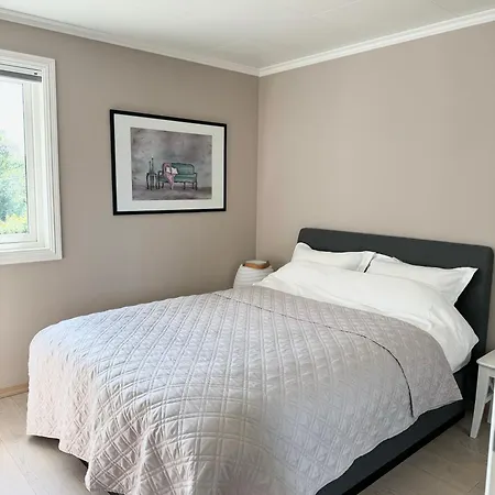 Sentrumsnaer Og Tilbaketrukket Villa! 빌라