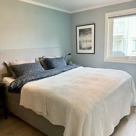 빌라 Sentrumsnaer Og Tilbaketrukket Villa! 보도